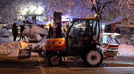 Salz wollen die Kommunen möglichst wenig streuen. (Archivbild) / Foto: Sven Hoppe/dpa