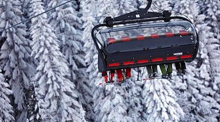 In den Alpen werden mehrere Zentimeter Neuschnee erwartet. / Foto: Karl-Josef Hildenbrand/dpa