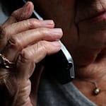 Am Telefon gab sich das Betrüger-Duo als Polizisten aus. (Symbolbild) / Foto: Karl-Josef Hildenbrand/dpa/dpa-tmn