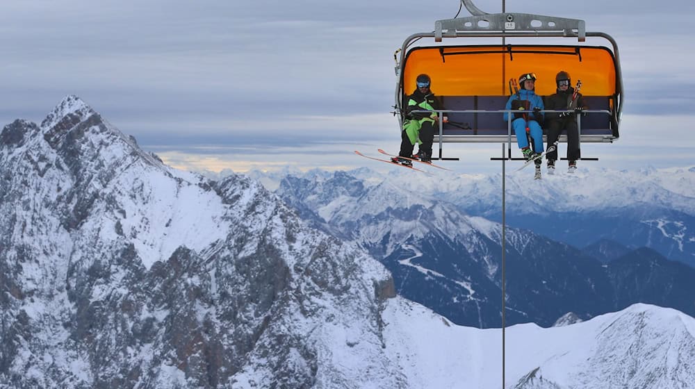 Bald startet der Skibetrieb auch an der Zugspitze. (Archivfoto)  / Foto: Karl-Josef Hildenbrand/dpa