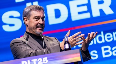 Merz müsse auch eine Koalition zusammenhalten, gibt CSU-Chef Markus Söder der Jungen Union im Rentenstreit zu Bedenken. / Foto: Philipp von Ditfurth/dpa