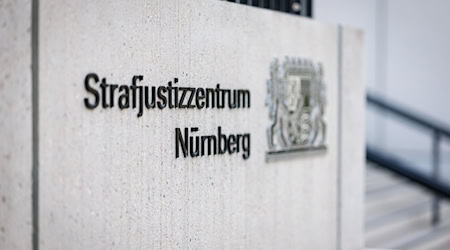 Der Prozess soll am 4. Dezember vor dem Landgericht Nürnberg-Fürth beginnen. (Archivbild) / Foto: Daniel Karmann/dpa