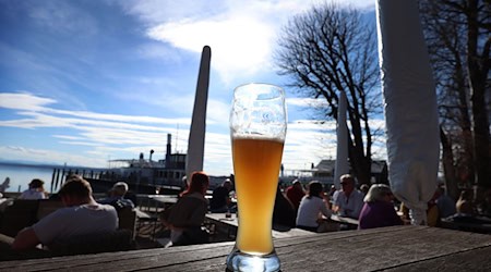 In Oberbayern schlüpft die Weißbierbrauerei Hopf jetzt unter das Dach der Tegernseer Brauerei. (Symbolbild) / Foto: Karl-Josef Hildenbrand/dpa