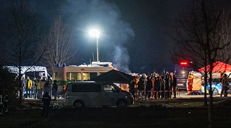 Der 43 Jahre alte Angeklagte soll bei einer großen Feier im März in Parsberg in der Oberpfalz seinen Cousin getötet haben. (Archivbild) / Foto: Armin Weigel/dpa