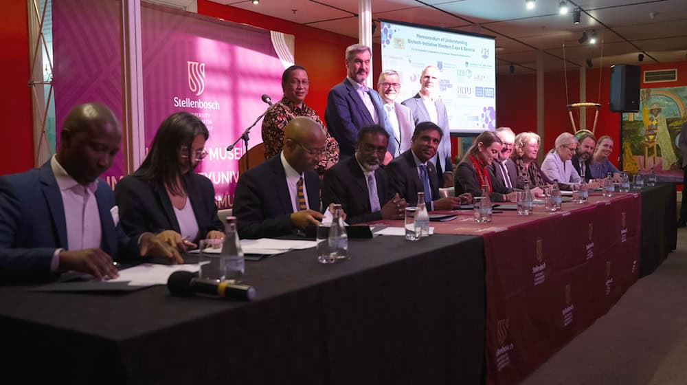 Ministerpräsident Markus Söder (CSU) ist derzeit in Südafrika.  / Foto: Sven Hoppe/dpa