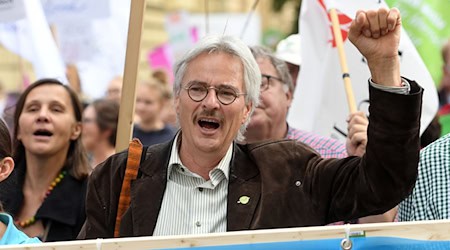 So trat Richard Mergner gerne in Aktion: Wo immer in Bayern für den Erhalt von Natur und Umwelt gekämpft werden musste, war der Franke nicht fern. (Archivbild) / Foto: Tobias Hase/dpa