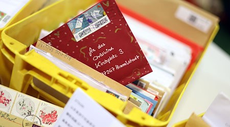  Wichtig ist, dem Christkind die Absenderadresse mitzuteilen. (Archivbild) / Foto: Karl-Josef Hildenbrand/dpa
