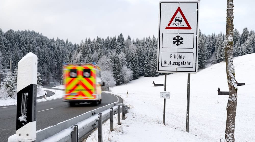 Bei Schnee und Frost kann es auf den Straßen gefährlich werden. / Foto: Sven Hoppe/dpa