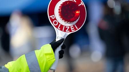 Der junge Fahrer lieferte für seine Raserei eine fragwürdige Erklärung ab. (Symbolbild) / Foto: Sven Hoppe/dpa