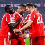 Verlängert er? Die Zukunft von Upamecano (l) ist offen. (Archivbild) / Foto: Tom Weller/dpa