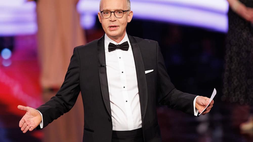 Als Moderator will Christoph Süß weitermachen. (Archivbild)  / Foto: Matthias Balk/dpa