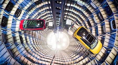 Der operative Gewinn der deutschen Autobauer sackte im dritten Quartal weiter ab. (Symbolfoto) / Foto: Moritz Frankenberg/dpa