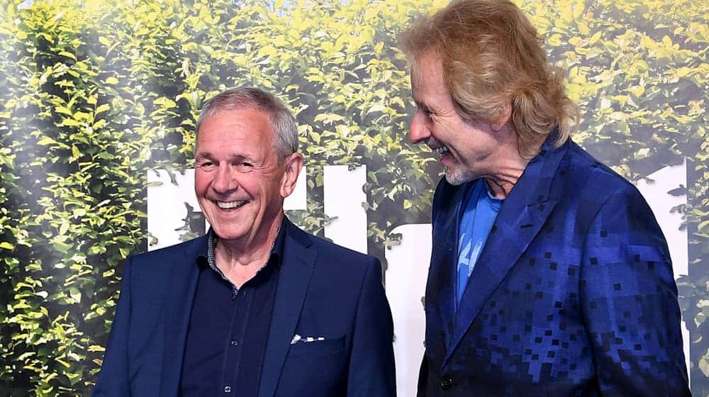 Die beiden Moderatoren Fritz Egner und Thomas Gottschalk verbindet eine lange Freundschaft. (Archivbild) / Foto: Britta Pedersen/dpa-Zentralbild/dpa