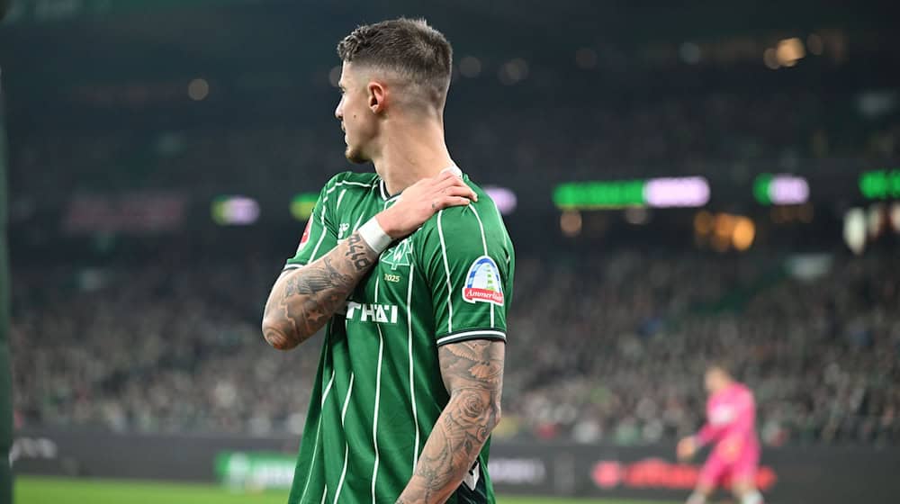 Werder bangt vor dem Spiel in Augsburg um Kapitän Marco Friedl. (Archiv) / Foto: Carmen Jaspersen/dpa