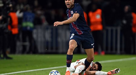 Für dieses Foul gegen Achraf Hakimi wurde Luis Díaz gesperrt. (Archivbild) / Foto: Federico Gambarini/dpa