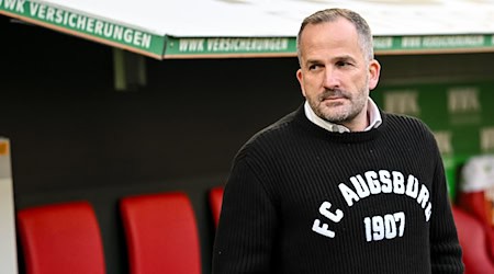 Manuel Baum soll bis zum Saisonende Trainer des FC Augsburg bleiben. / Foto: Harry Langer/dpa