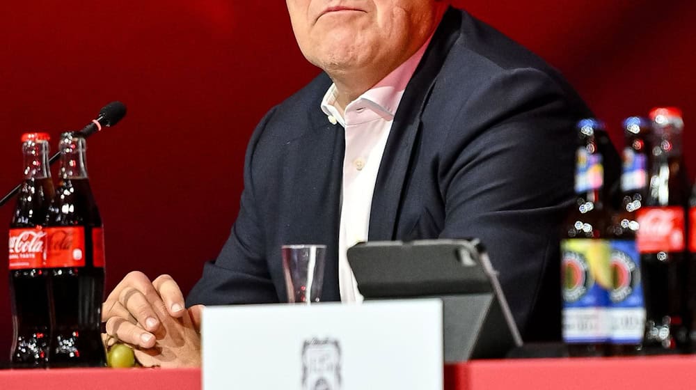 Bayern Münchens Vorstandsvorsitzender Jan-Christian Dreesen hofft auf ein Einlenken des DFB im Zoff um die Frauen-Bundesliga. (Archivbild) / Foto: Harry Langer/dpa