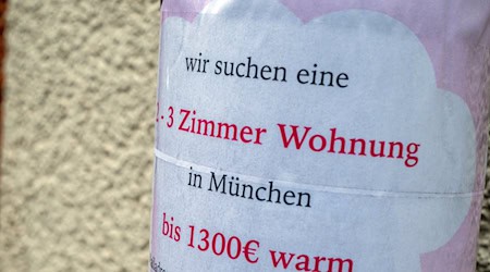 Die hohen Mieten machen vielerorts in Bayern die Wohnungssuche zum Problem - insbesondere ärmere Menschen leiden unter den hohen Mietkosten im Freistaat. (Symbolbild) / Foto: Peter Kneffel/dpa