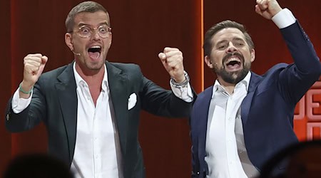 Joko Winterscheidt und Klaas Heufer-Umlauf laden zum Silvester-Countdown. (Archivbild) / Foto: Daniel Karmann/dpa