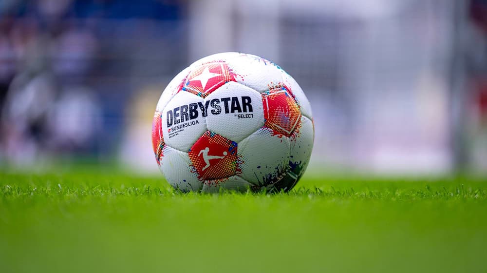 Die DFL hat die Bundesliga-Spieltage 20 bis 24 Zeit genau angesetzt. (Archivbild) / Foto: David Inderlied/dpa