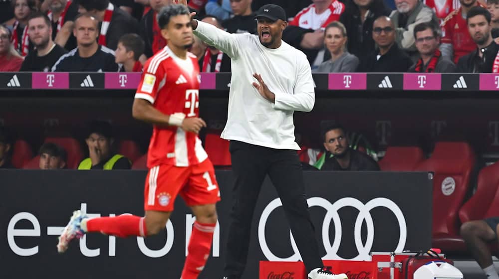 Vincent Kompany (r) gönnt dem gesperrten Luis Díaz einen Kurzurlaub. / Foto: Sven Hoppe/dpa