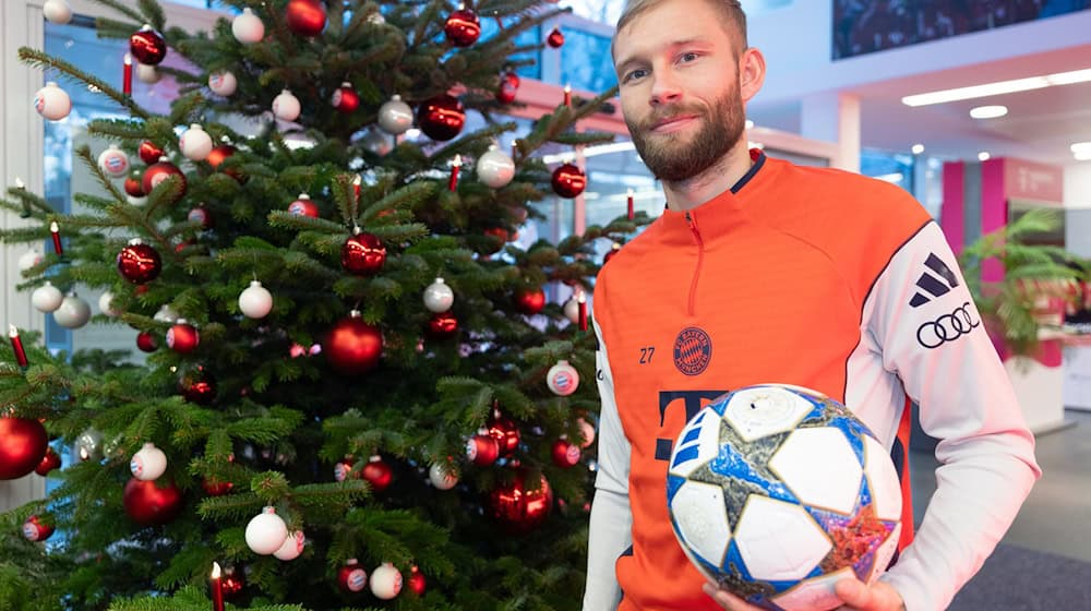  Konrad Laimer freut sich über eine Auszeichnung aus der Heimat. / Foto: Expa/Johann Groder/APA/dpa