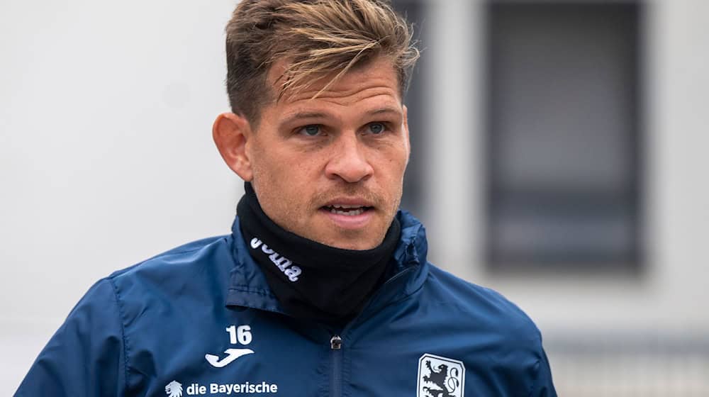 Florian Niederlechner und seine «Löwen» unterliegen zuhause gegen Verl. (Archivbild) / Foto: Peter Kneffel/dpa