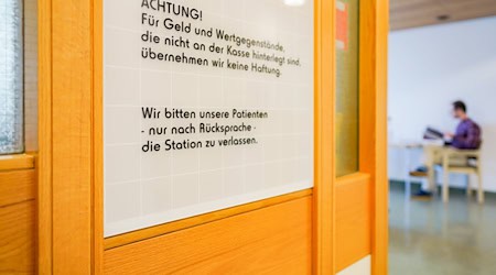 Ein Mann soll bundesweit vor allem ältere Menschen in Krankenhäusern bestohlen haben - die Staatsanwaltschaft Heidelberg hat Anklage erhoben. (Symbolbild) / Foto: Uwe Anspach/dpa