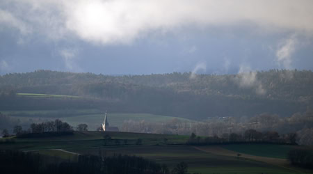 Schnee sehen die Bayern vorerst keinen. / Foto: Pia Bayer/dpa