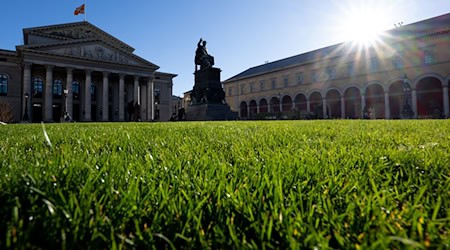Die Neugestaltung auf dem Max-Joseph-Platz in der Landeshauptstadt München kostete die Stadt 3,87 Millionen Euro. / Foto: Sven Hoppe/dpa