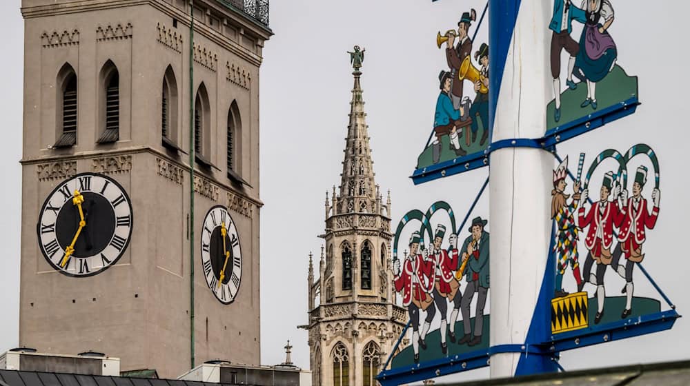 Der Münchner Viktualienmarkt hat seinen Platz im Herzen der Altstadt. (Archivbild) / Foto: Peter Kneffel/dpa