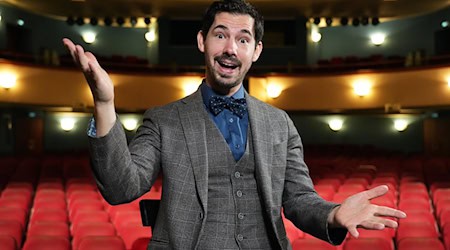 Alexander Merk tritt seit Jahren als Zauberer auf. / Foto: Manuel Genolet/dpa