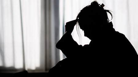 Werden Menschen mit psychischen Problemen diskriminiert, wenn sie in Bayern Beamte werden wollen? (Symbolbild) / Foto: Julian Stratenschulte/dpa