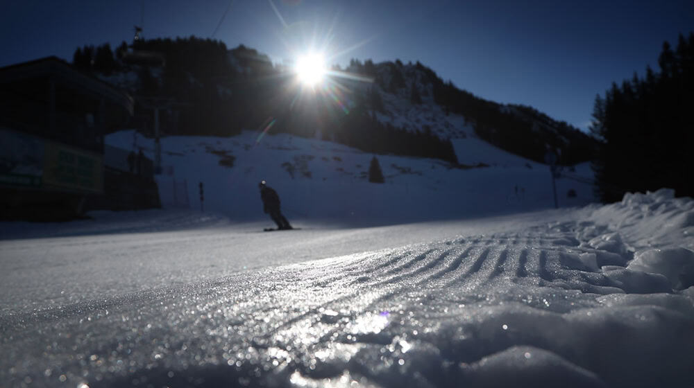 Der 41-Jährige wurde bei dem Sturz am Söllereck schwer verletzt. (Archivbild) / Foto: Karl-Josef Hildenbrand/dpa