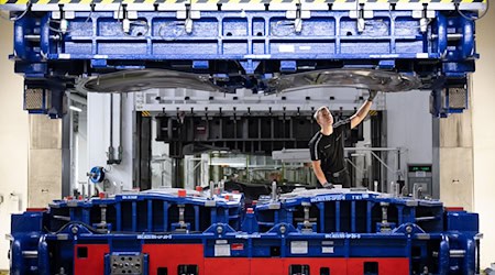 Vorgesehen ist bisher, dass die Körperschaftsteuer ab 2028 schrittweise sinkt. (Symbolbild) / Foto: Sebastian Kahnert/dpa