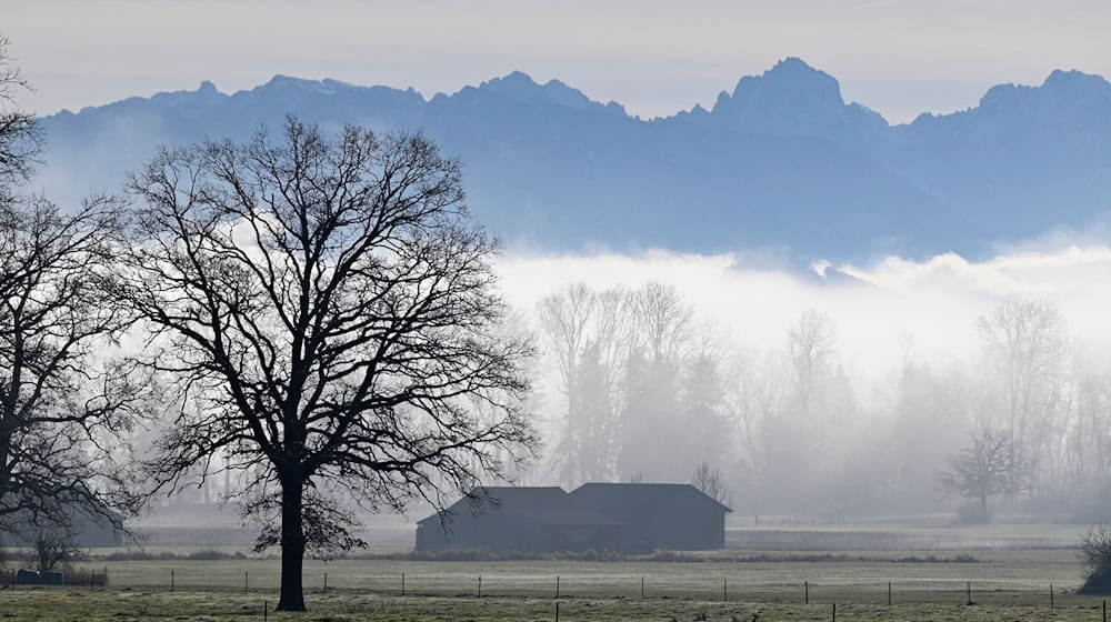 In den Bergen und im südlichen Alpenvorland erwartet der DWD Sonne. (Archivbild) / Foto: Uwe Lein/dpa