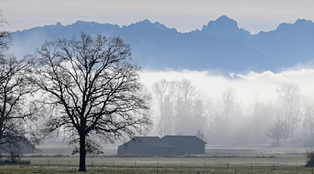 In den Bergen und im südlichen Alpenvorland erwartet der DWD Sonne. (Archivbild) / Foto: Uwe Lein/dpa