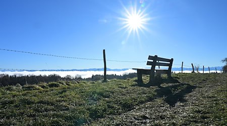 Wer in die Alpen fährt, kann sich am Wochenende auf Sonne freuen. (Archivbild) / Foto: Malin Wunderlich/dpa