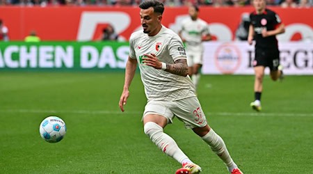 Über seine Augsburg-Rückkehr wird spekuliert: Stürmer Berisha. (Archivbild) / Foto: Jan-Philipp Strobel/dpa