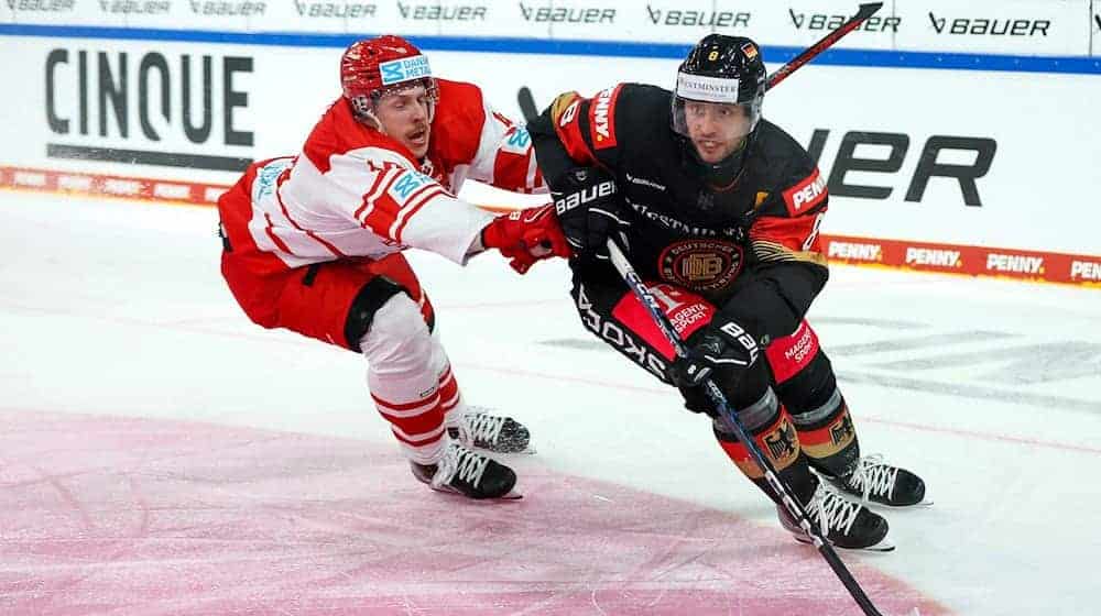 Stürmer Rieder (r) fehlt verletzt. (Archivbild) / Foto: Christian Kolbert/dpa