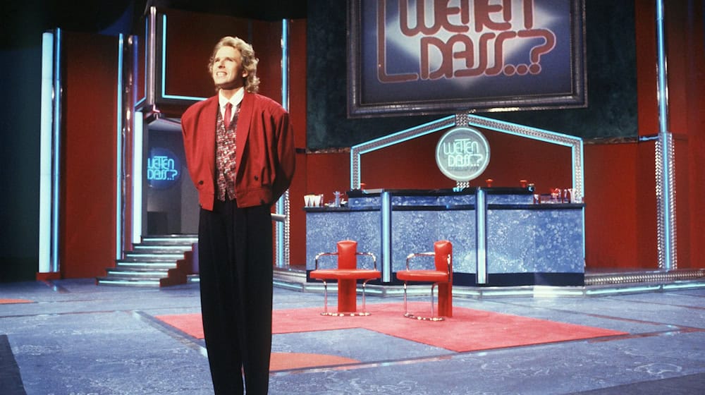 Thomas Gottschalk 1987 bei seiner ersten Sendung als «Wetten, dass..?»-Moderator. / Foto: Jörg Schmitt/dpa