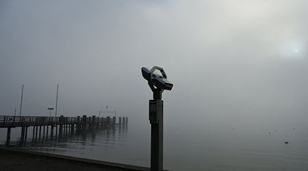 Es bleibt dem DWD zufolge vorerst trüb in Bayern. (Illustration) / Foto: Malin Wunderlich/dpa