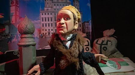 Auch das berühmte Marionettentheater Augsburger Puppenkiste hat Jakob Fugger als Darsteller am Faden im Repertoire. (Archivbild) / Foto: Stefan Puchner/dpa