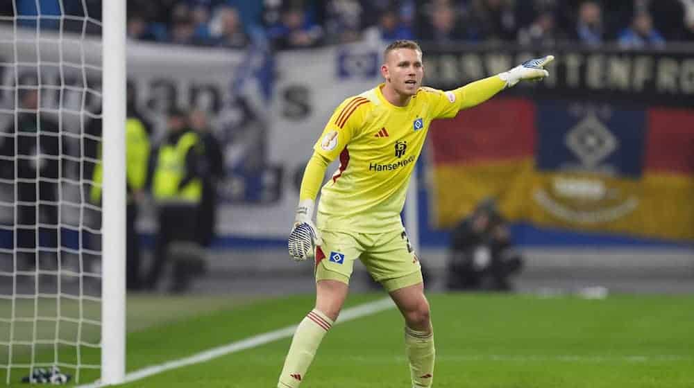 Torwart Daniel Peretz will den Hamburger SV unbedingt verlassen. (Archivbild) / Foto: Marcus Brandt/dpa