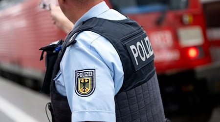 Vom 9. bis 11. Januar wird die Bundespolizei ihre Präsenz an großen Bahnhöfen verstärken. (Symbolbild) / Foto: Sven Hoppe/dpa