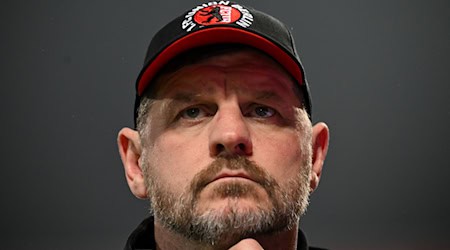 Vertragsverlängerung vor dem Augsburg-Gastspiel: Union-Trainer Steffen Baumgart. (Archivbild) / Foto: Soeren Stache/dpa