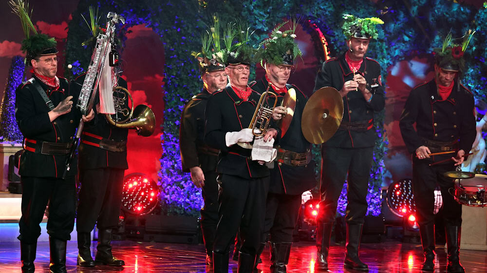 Die «Altneihauser Feuerwehrkapell`n» war seit 2006 in der Kultsendung dabei. (Archivbild) / Foto: Karl-Josef Hildenbrand/dpa