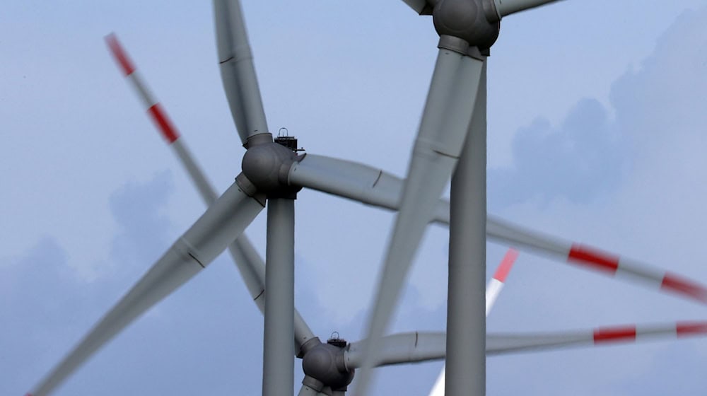 Die Firma Qair will mit dem Bau des Windparks im Altöttinger Forst 2027 beginnen. (Symbolbild)  / Foto: Karl-Josef Hildenbrand/dpa