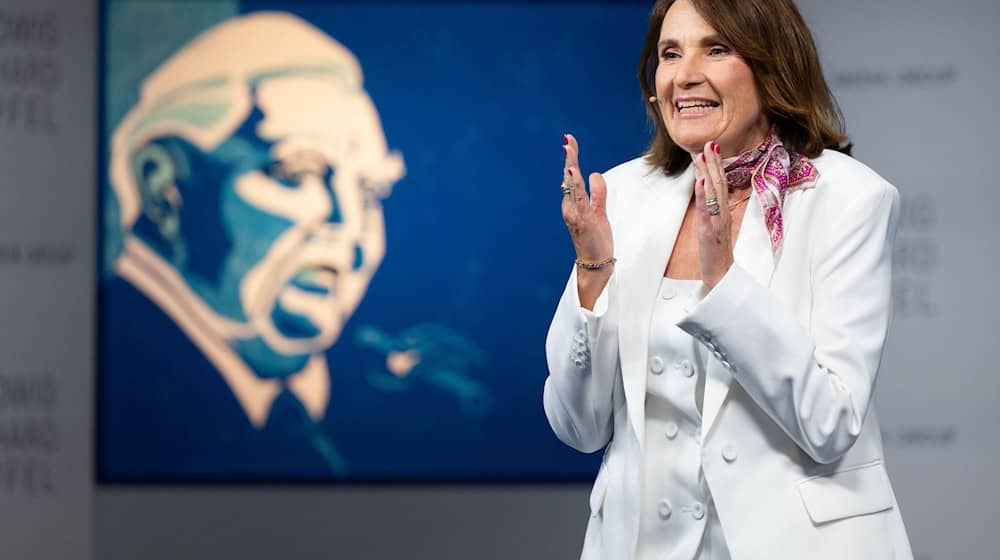 Verlegerin Christiane Goetz-Weimer sieht die Zukunft des in die Kritik geratenen Ludwig-Erhard-Gipfels nicht in Gefahr. (Archivbild) / Foto: Sven Hoppe/dpa