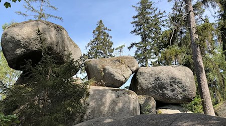 Die Granitfelsen beeindruckten einst auch Goethe. (Archivbild) / Foto: Kathrin Zeilmann/dpa